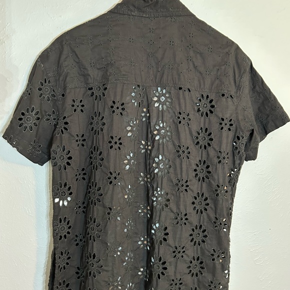 SOLD!! NO LONGER AVAILABLE!!! American Eagle See Through Embroidery Button Down! - Picture 5 of 8